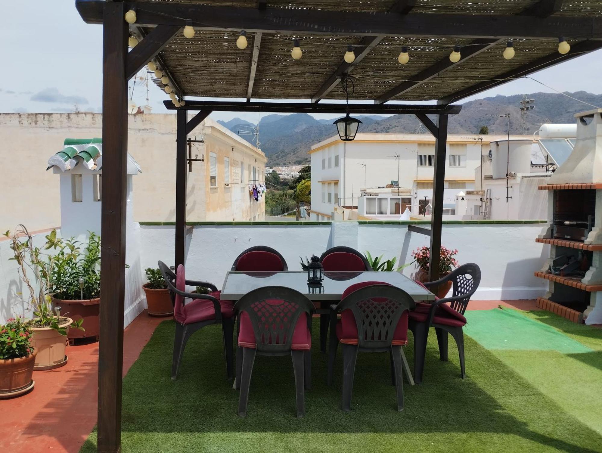 Casa Con Terraza Privada Villa Нерха Екстериор снимка