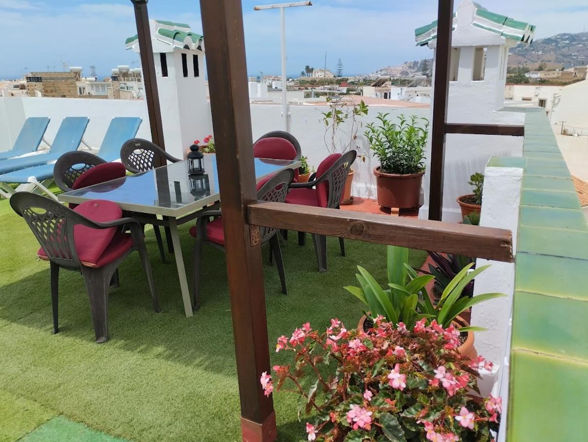 Casa Con Terraza Privada Villa Нерха Екстериор снимка