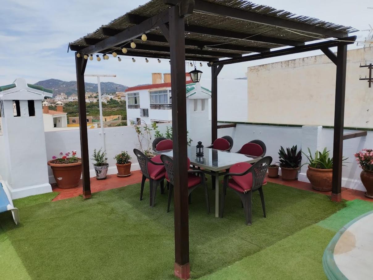 Casa Con Terraza Privada Villa Нерха Екстериор снимка