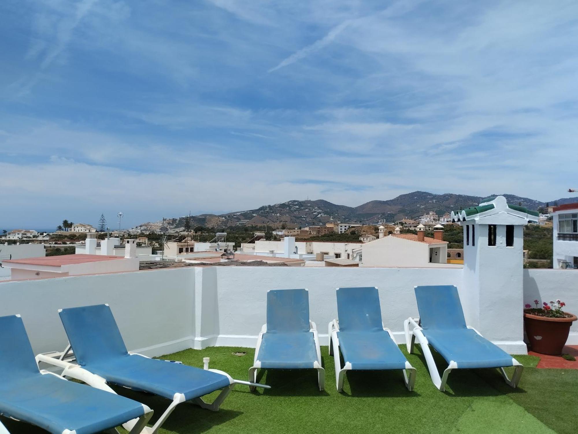 Casa Con Terraza Privada Villa Нерха Екстериор снимка