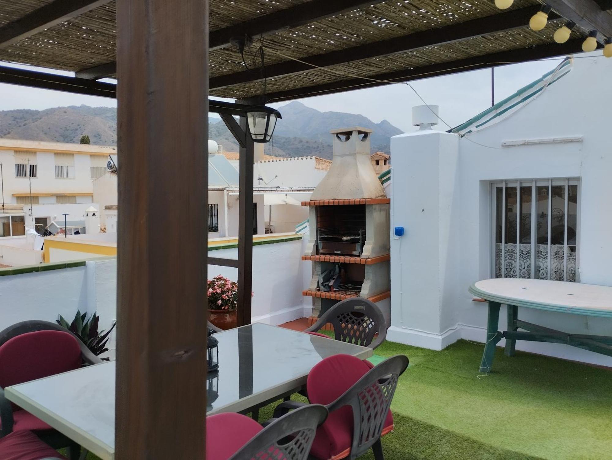 Casa Con Terraza Privada Villa Нерха Екстериор снимка