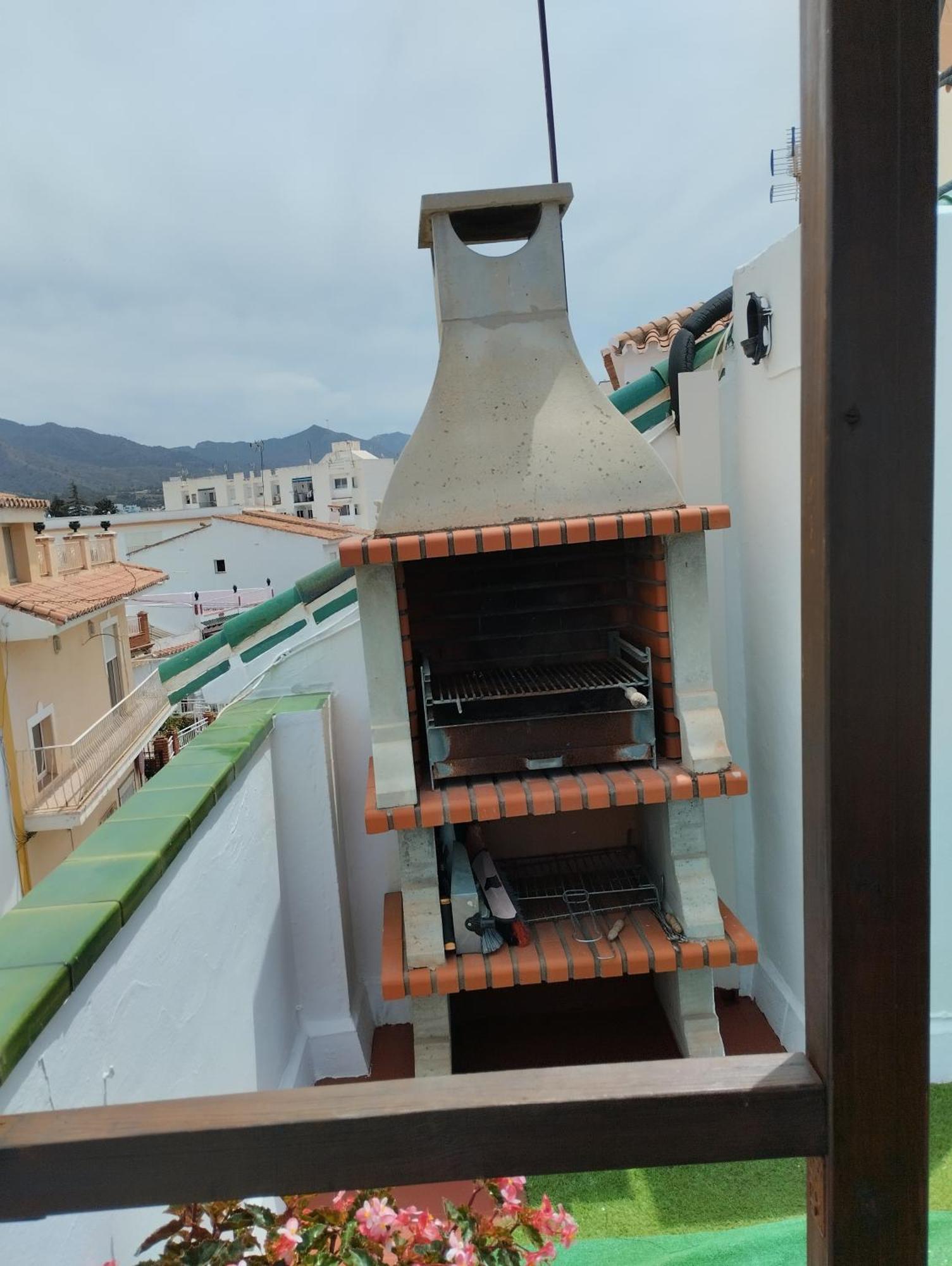 Casa Con Terraza Privada Villa Нерха Екстериор снимка