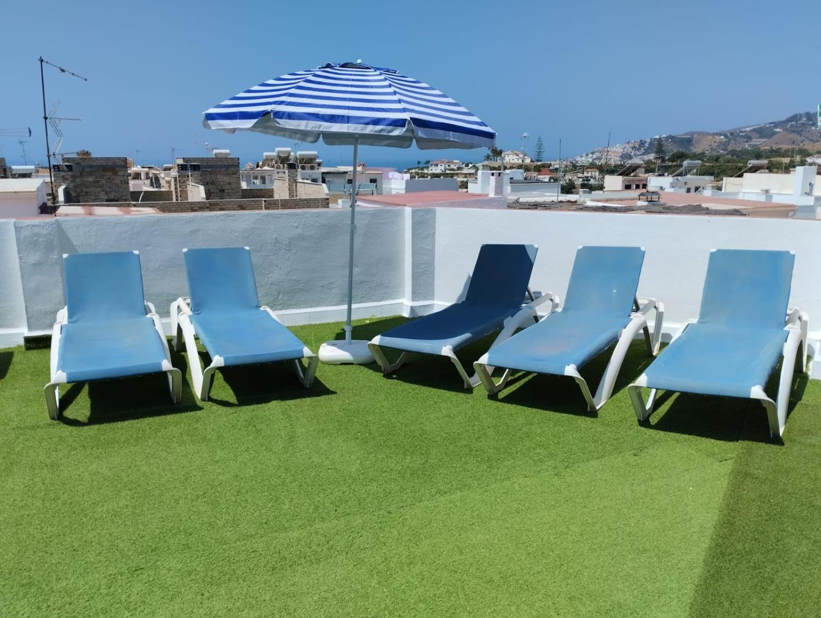 Casa Con Terraza Privada Villa Нерха Екстериор снимка