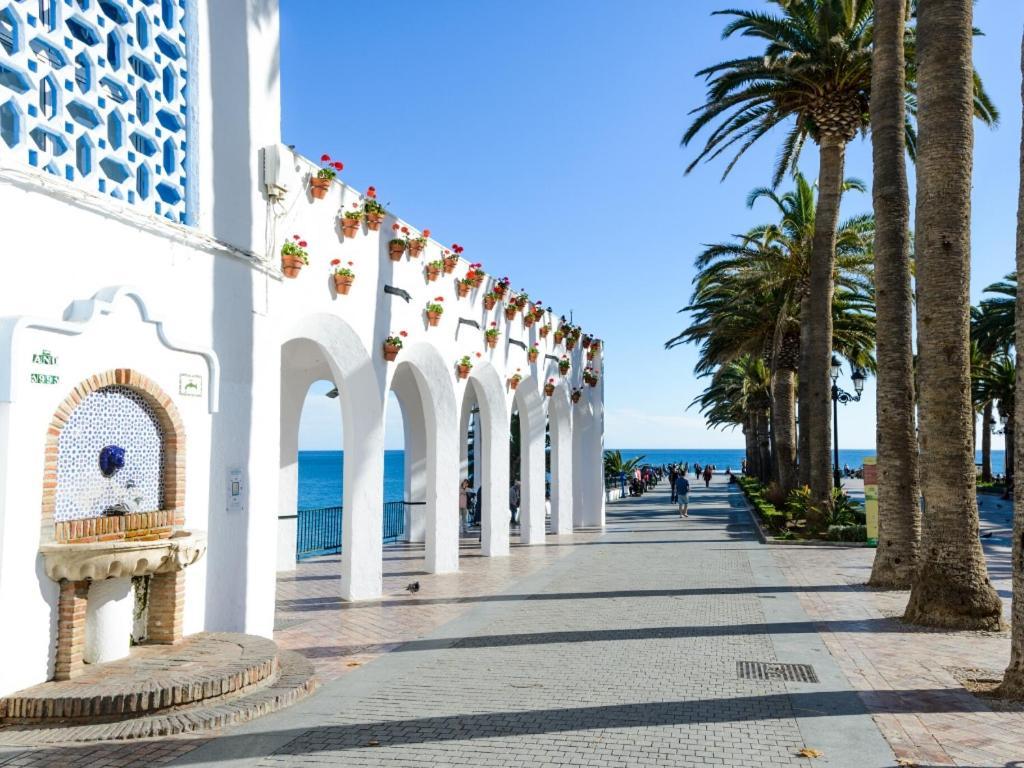 Casa Con Terraza Privada Villa Нерха Екстериор снимка
